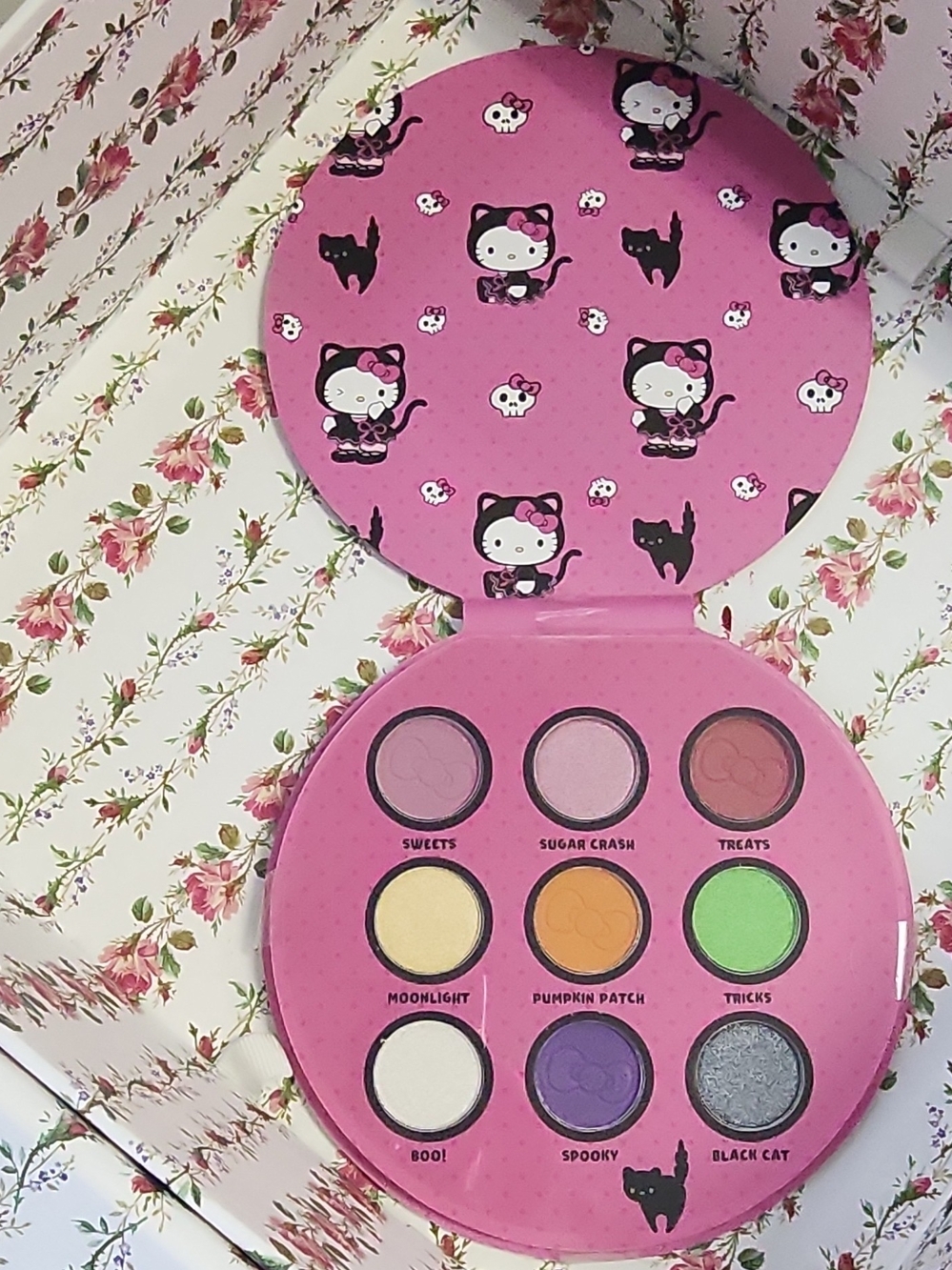 Sanrio Pink Hello Kitty Round 9-Color Eyeshadow Set